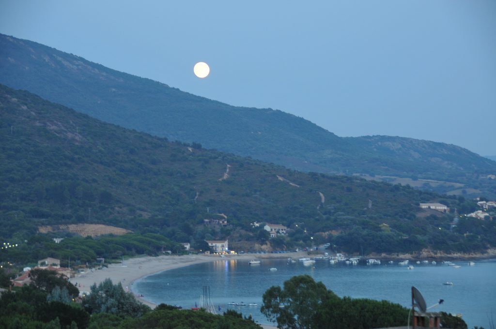 Lever de Lune sur le Golf